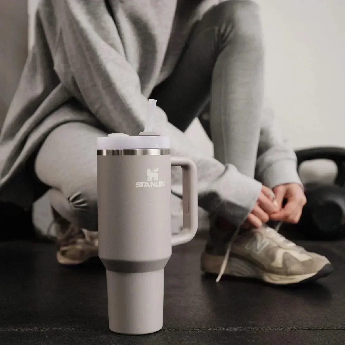 Stanley Quencher Pipetli Termos Bardak Kül Rengi 1.18 L