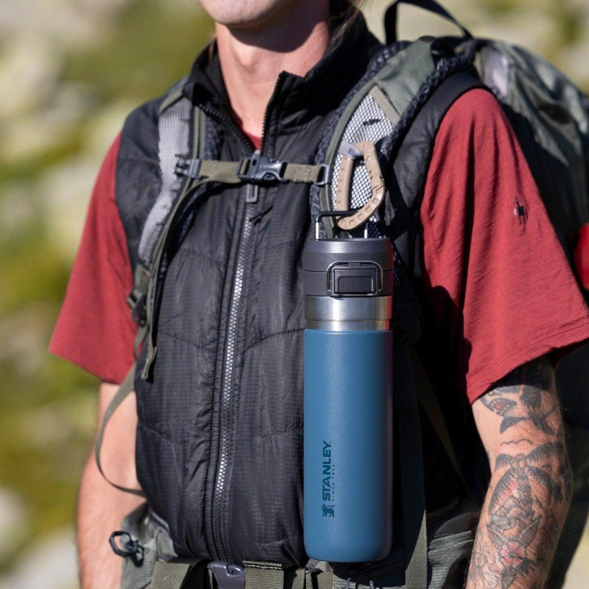 Stanley The Quick Flip Su Şişesi Koyu Mavi 1.06 L