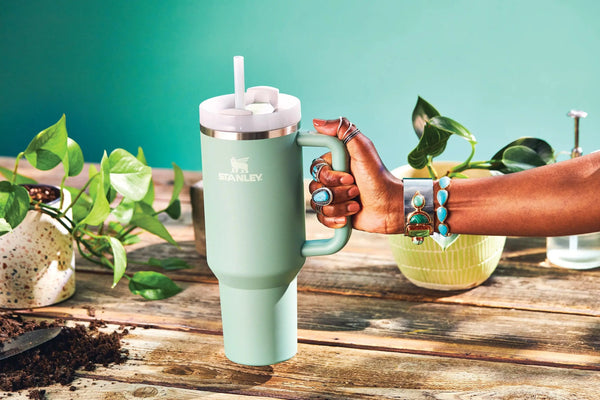 Stanley Quencher: Dayanıklılık, Şıklık ve Konfor Bir Arada