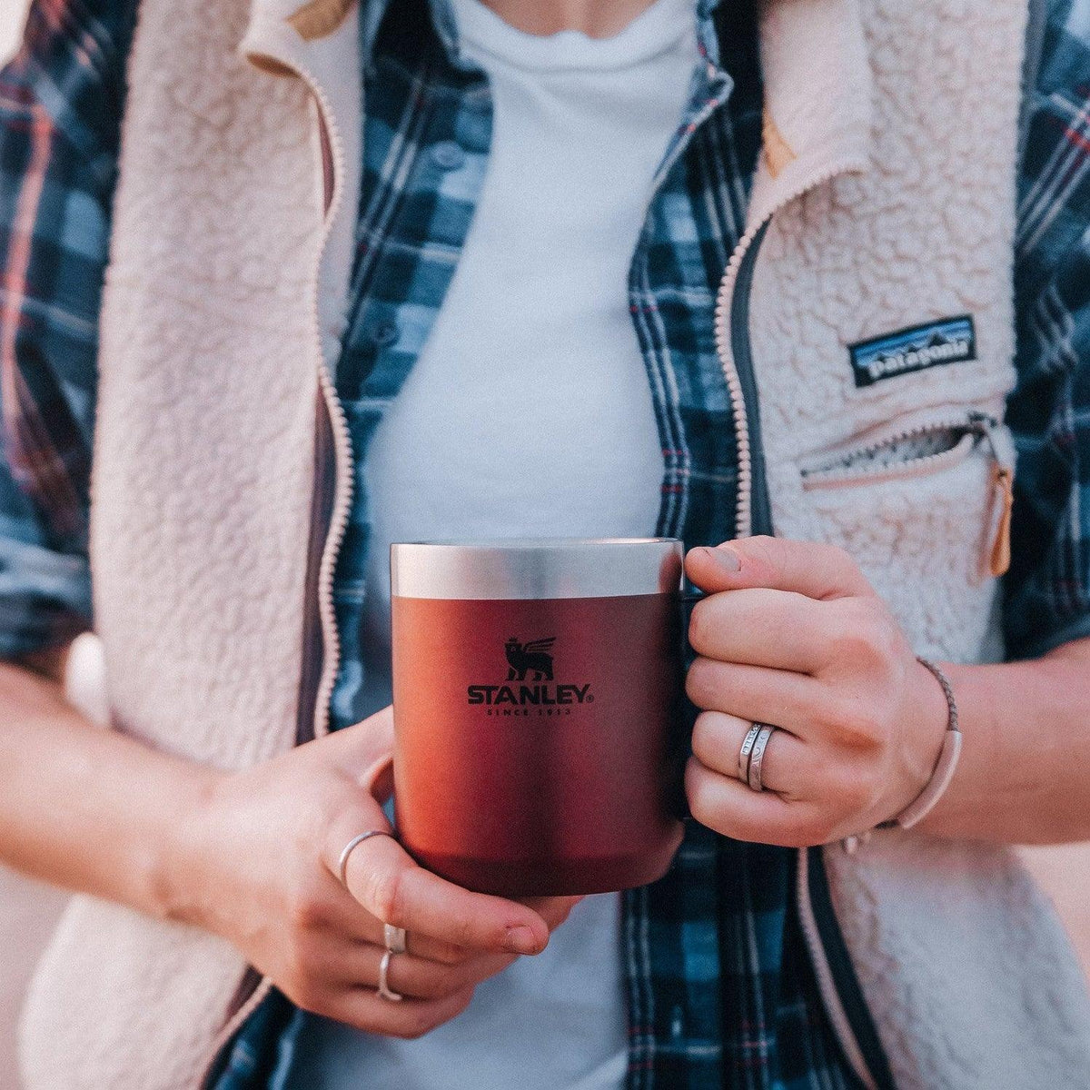Stanley Classic Mug Kamp Bardağı Bordo 0.35 L
